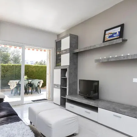 Apartman Edificio Luxor By Interhome