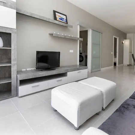 Edificio Luxor By Interhome Apartman