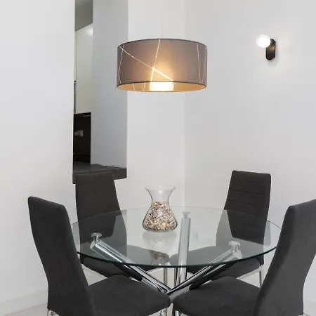 Edificio Luxor By Interhome Lägenhet