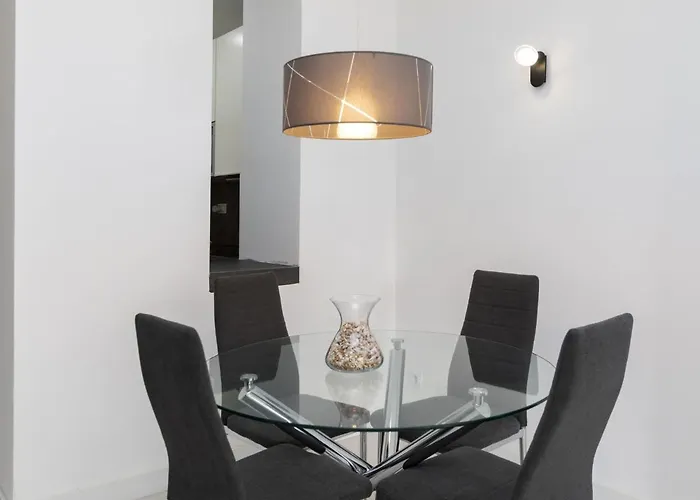 Edificio Luxor By Interhome アパート